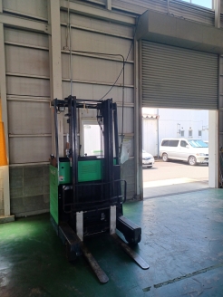 フォークリフト付き
